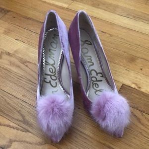 SAM EDELMAN Haroldson Velvet Pompom Pump